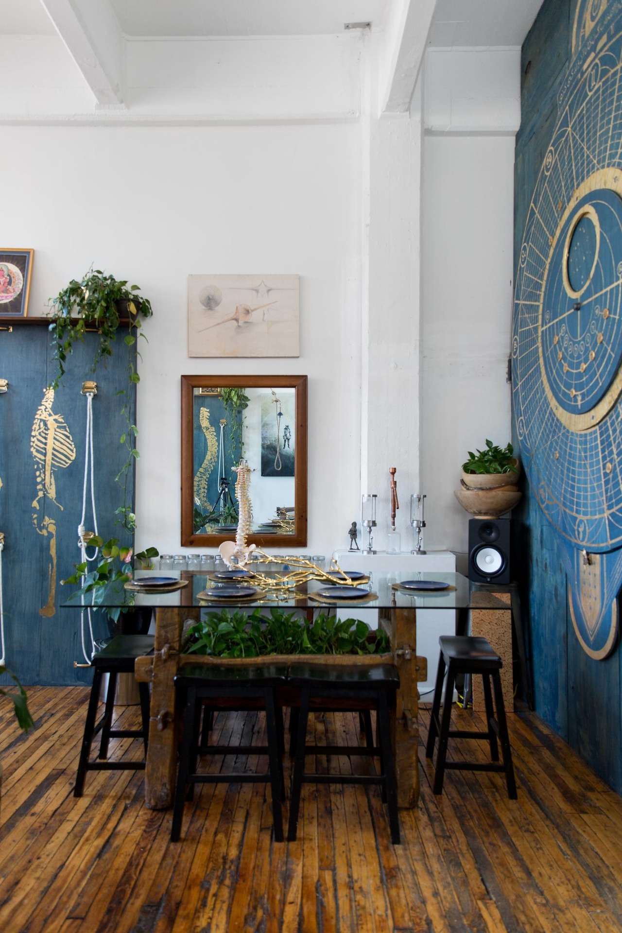 gravityhome:  Plant-filled loft in Brooklyn | photos by Minette Hand  Follow Gravity