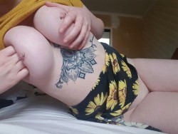 uravagina:  I love my nippnipples  