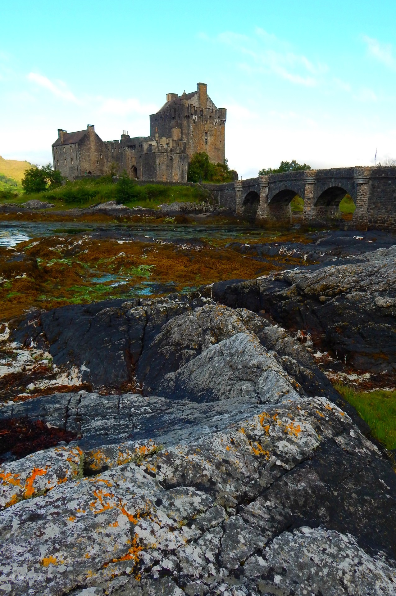 fuckitandmovetobritain:  Scotland [5]: Scottish Highlands - -  Eilean Donan Castle,