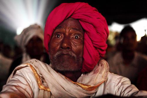 fotojournalismus: At a Tent Theater Near You: Traveling Tent Cinemas of India Nomadic cinemas t
