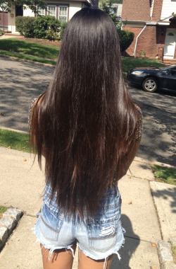 amazinglonghair:  http://amazinglonghair.tumblr.com