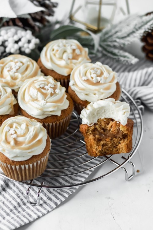 sweetoothgirl: Maple Caramel Carrot Cake Cupcakes