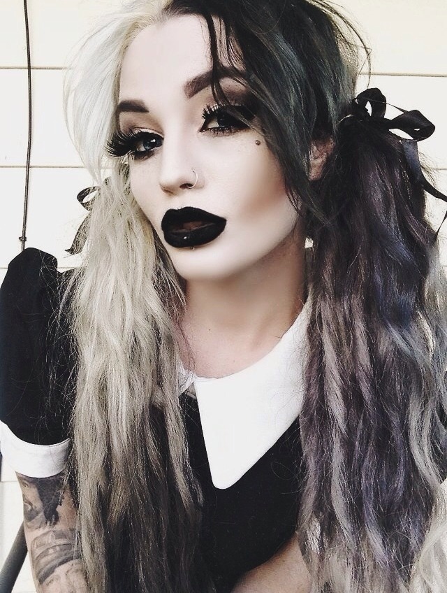 theproserpina:  Today I’m Alice in Wonderland 