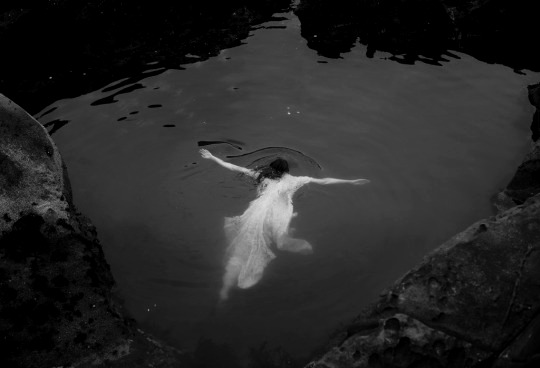 solitaria:soul washing (by Kelsey Elinor)
