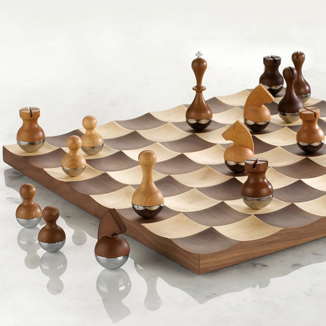 Wobble Chess Set