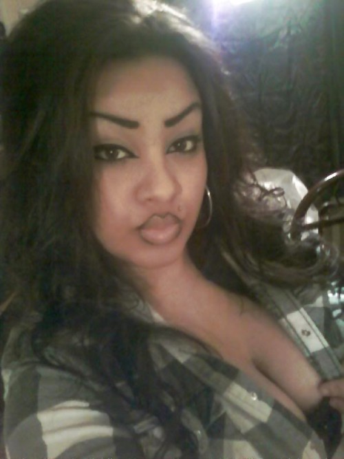 leoloveslatinas:  I bet she can give some mean head with those lips !  ♥leoloveslatinas♥