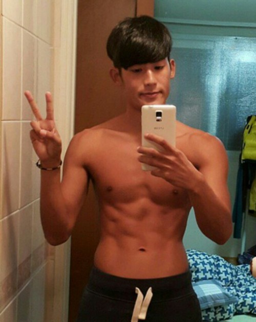 maliboojim:  Adorable asian twink. Love his adult photos