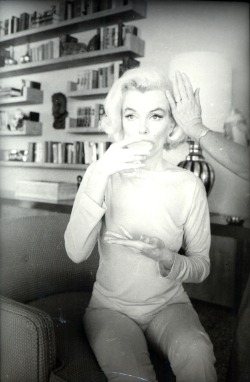 thebeautyofmarilyn:  Marilyn Monroe photographed by George Barris, 1962.