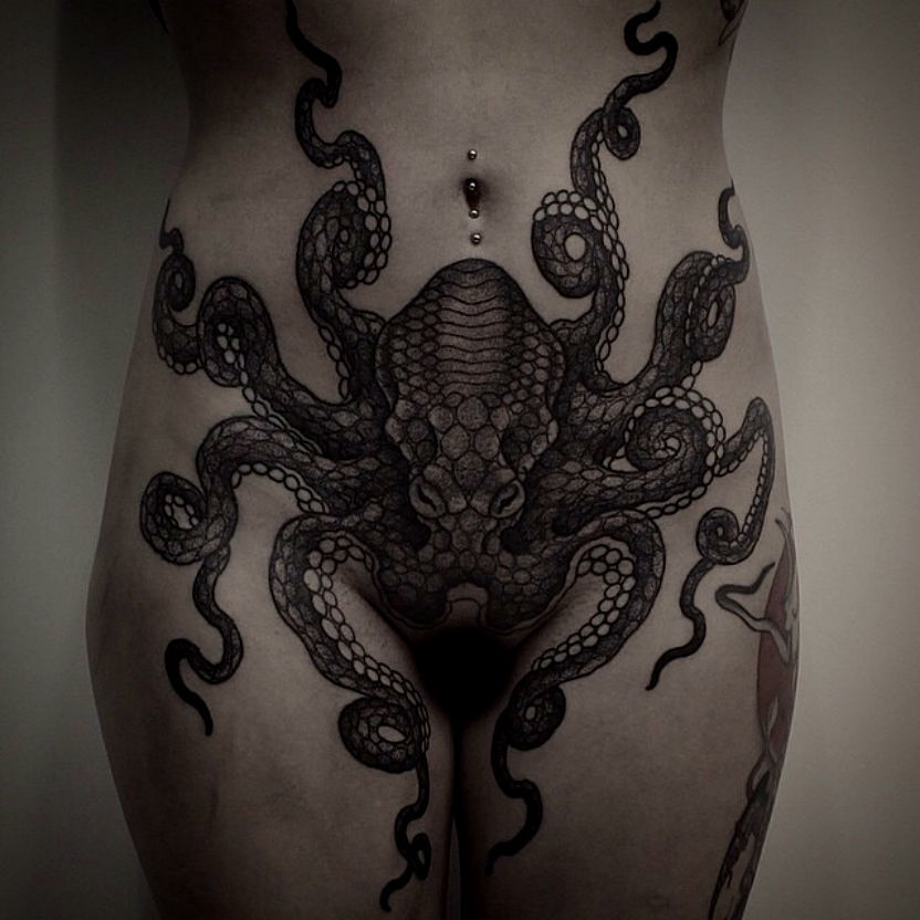 thievinggenius:  Tattoo done by Gotch. http://instagram.com/gotch_tattoo 