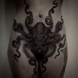 thievinggenius:  Tattoo done by Gotch. http://instagram.com/gotch_tattoo