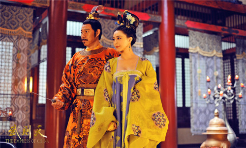 crushalltheraspberries: glorious costumes from the upcoming The Empress of China pt.2