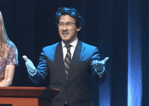 tinyblogtim:  Markiplier conducting the audience like a symphony orchestra.SXSW Gaming