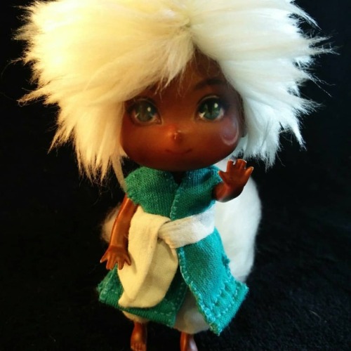 I made my very first doll repaint, of my oc Ren!!! :) it was a bit challenging but I had a lot of fu