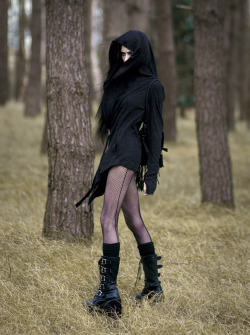 gothedup:  Goth girl wearing all black with hood 