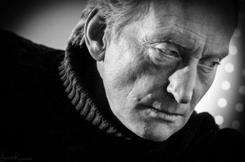 More of Charles here: -&gt; Charles Dance Italia &lt;--&gt; Charles Dance