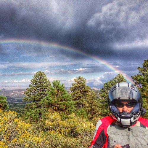 When it rains look for rainbows, when it&rsquo;s dark look for stars. #2uptogether #adventure #motor