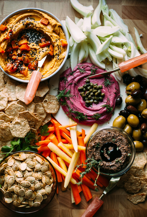 tinykitchenvegan:The Ultimate Vegan Snack Board
