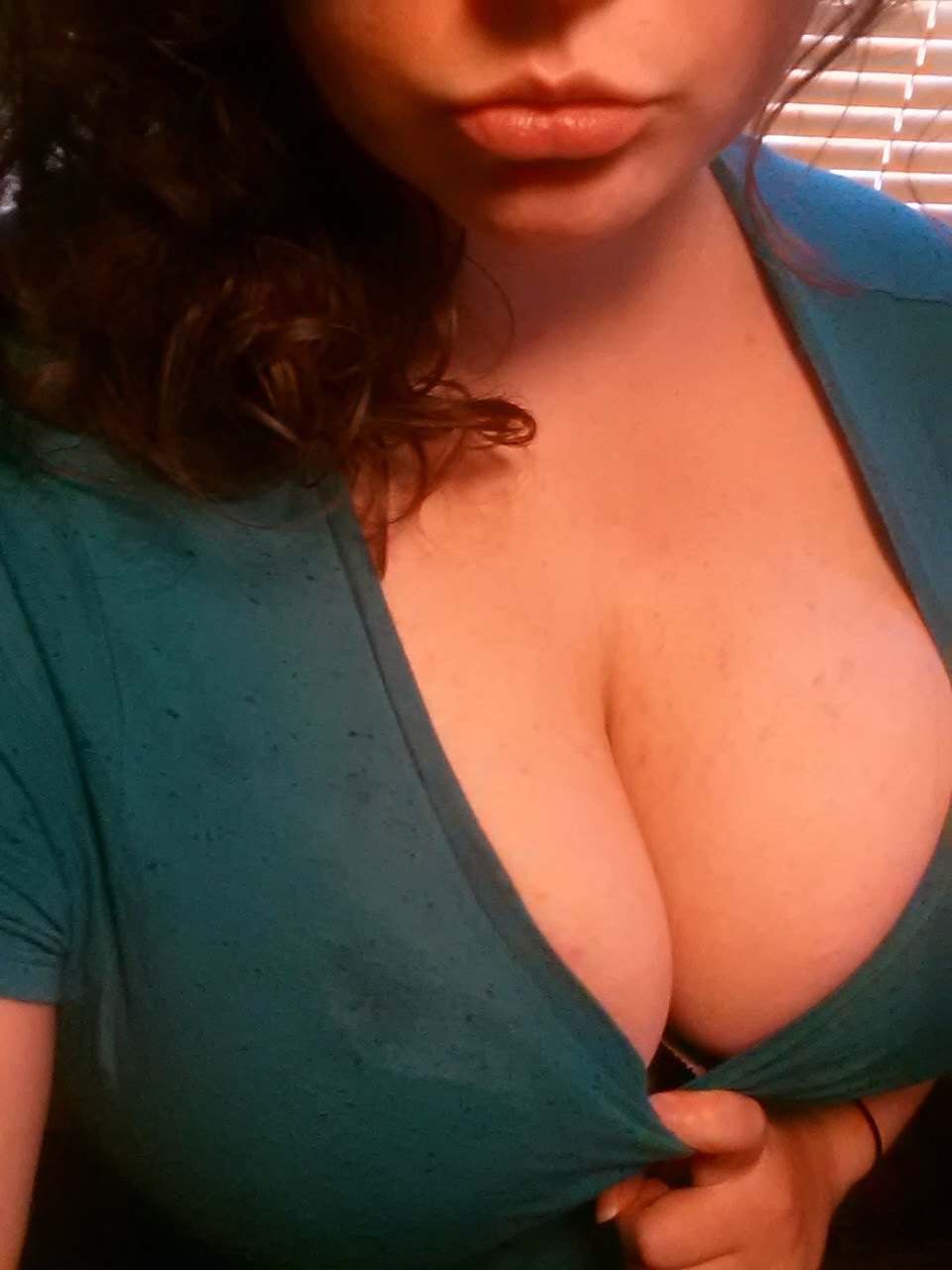 lunaloveslace:  Just some mid day naughtiness😈😈