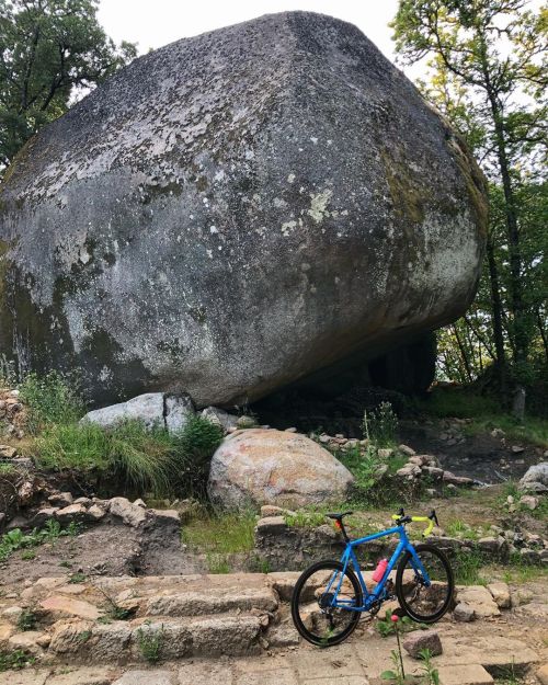 prdoa: Castro de Santa Lucía, una buena rampa hasta llegar a él  #opencycle #opencyclesup #gravel #g