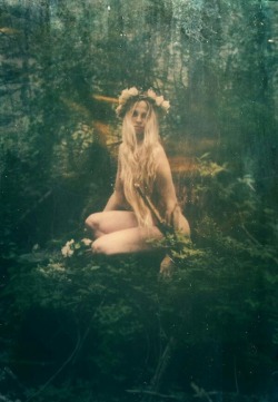wiccan-wisdom:  clavicle-moundshroud:  http://kristmort.com/  ⋆ 