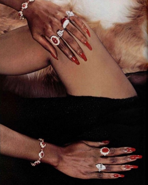 XXX yakihair:  The power of red nails. photo