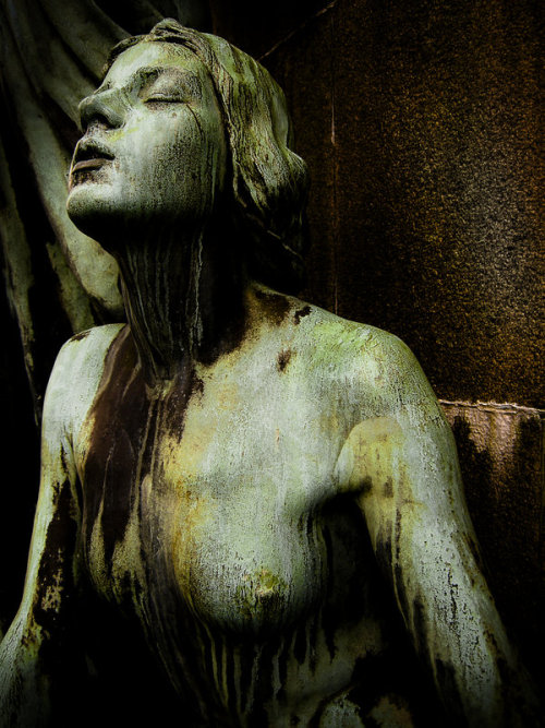 strigisarcana: Cemetery Lust by *JoachimBrink