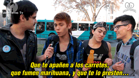 desplegar-las-alas:  i-in-your-dreams:  somebody–told–me:  Parecía un weon romantico