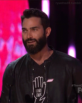 ryvetted4:  Tyler Hoechlin presenting at the Teen Choice Awards 2017