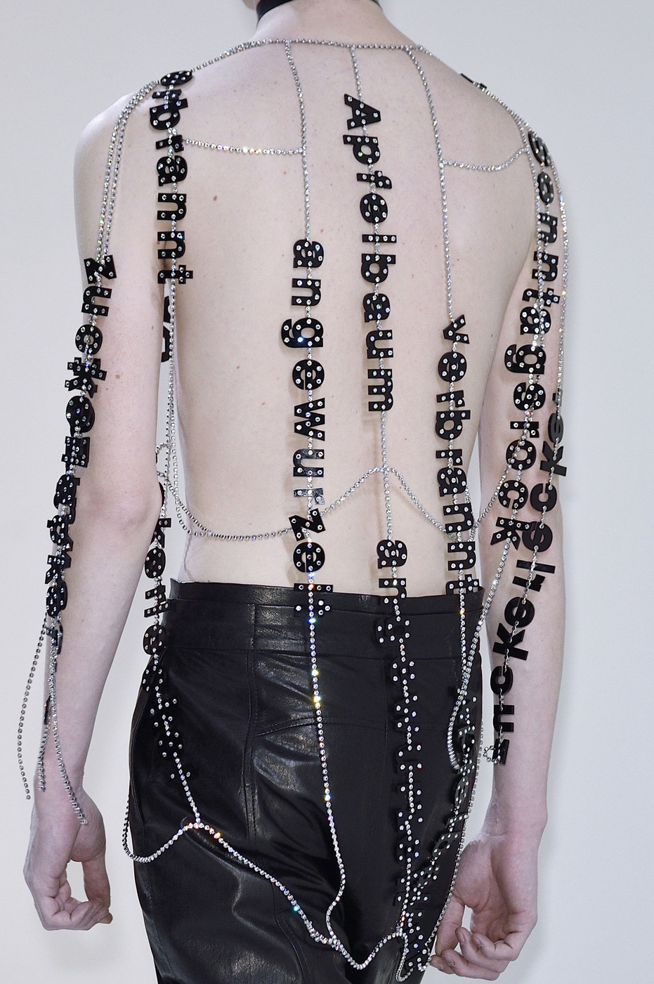 hautedeath:  Hussein Chalayan A/W 16 