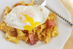 do-not-touch-my-food:  Late Night Pasta