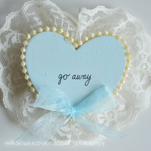 dollgirls:  DON’T DELETE THIS TEXTor i s2g i will find you and destroy your pastel indie bambi shit blog or wHATEVER Restocked some of your favorite sassy heart pins! Buy them while they’re fresh! And don’t forget, you can always submit pictures