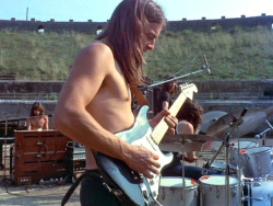 soundsof71:  David Gilmour, Pink Floyd, Pompeii, October 1971. (Behind him, l-r: Rick Wright, Roger Waters, Nick Mason)