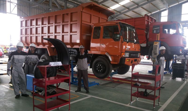 SERVICE MITSUBISHI FUSO DI BENGKEL RESMI