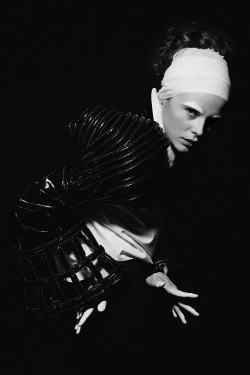 horreure:  Semblance, Charlie Melchiori by Alexandre Felix for Schön 