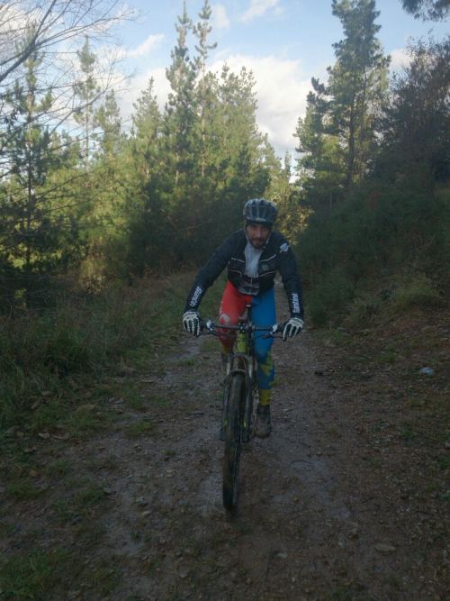 charlyast: Dia fructifero por #Asturies en #BTT con @llobosbtt….