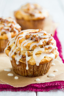 gastrogirl:  apple cinnamon roll muffins.