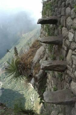 ancientorigins: Stairs of Death in Huayna