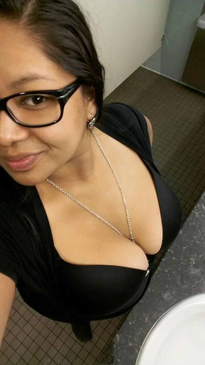 hubb99:  lovely-voluptuous:  Had a lil fun yesterday at work 😜💋 #Ms.Lovely