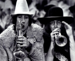 the60sbazaar:Pete Townshend and John Lennon