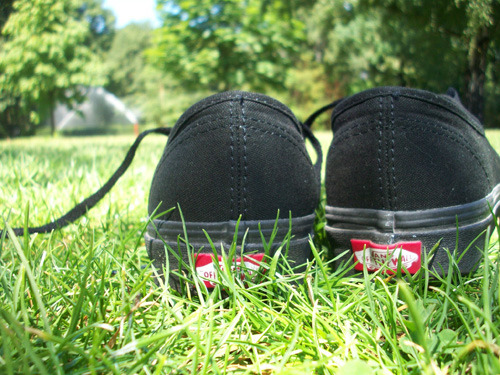 vans authentic black review