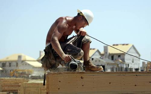 marinebuzz: Summer is coming….. Great time to enjoy the no shirt rule all the time Jock.