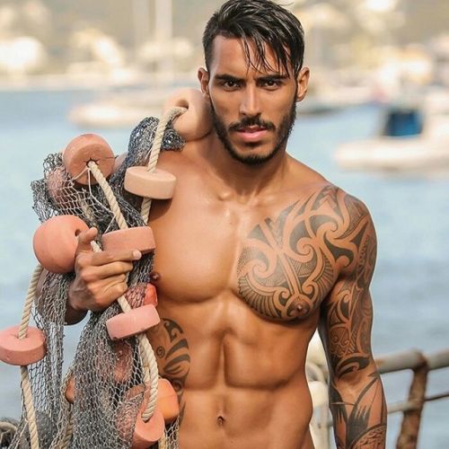 beautifulsexymens:  Enjoy 3 years of Beautiful Sexy Men Over 50,000 followers ~ Thank You All Submit, jerk off, be inspired, love life beautifulsexymens.tumblr.com/archive 