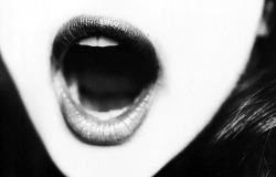 vivipiuomeno:  Ralph Gibson ph . mouth