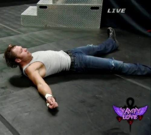vampylove333:  Attention Fangirls: he is ready to be ravaged 