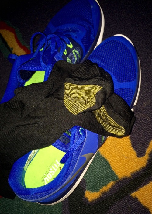 goldtoesocks:  A Little run 😉 they’re sweaty as hell! Try ‘em out! #my