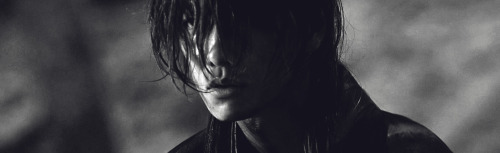 m1na-chan:  Himura Battousai black/white ++ Kenshin and his alter ego in the three live action movies. Takeru Sato does a pretty good job impersonating Kenshins personas^^ 