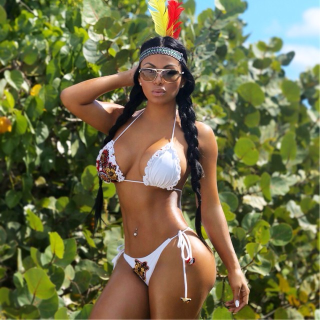 bombshellbootys:  Dolly Castro  DAMNNNN!