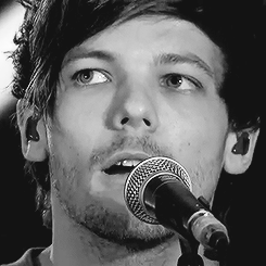louistomlinsonsgifs: Torn