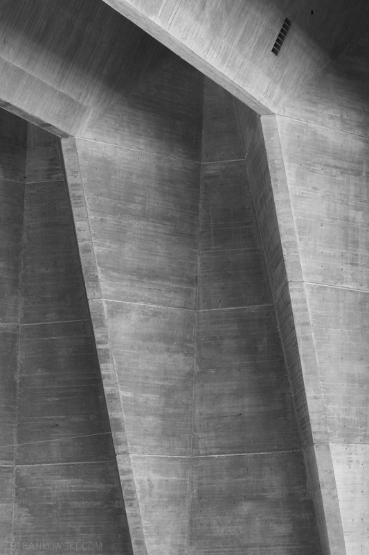archillect:http://twitter.com/archillect