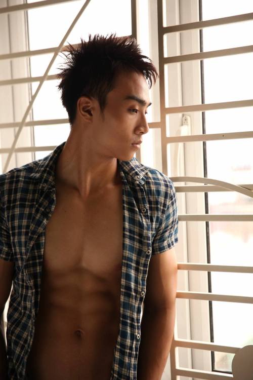 muscledasian:  Nguyen Hoang Thai 